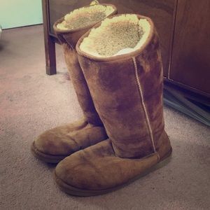 Women’s tall chestnut Uggs